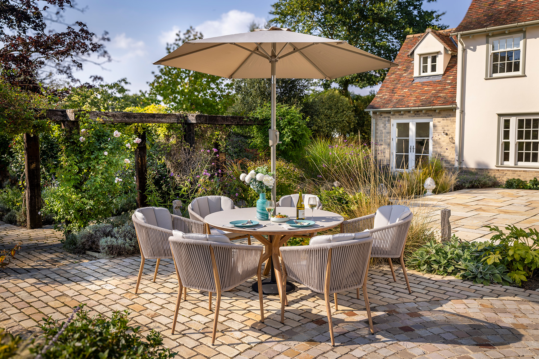 Portico 6 Seat Round Dining Set